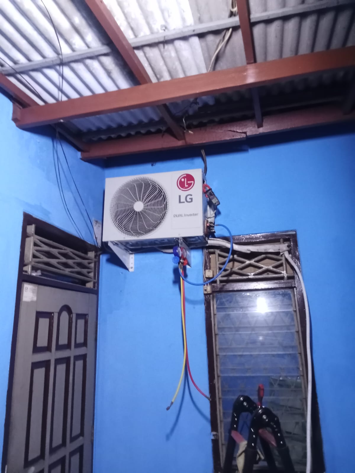 Bongkar Pasang AC di Rumah Pak Warih Perumahan Telaga Murni